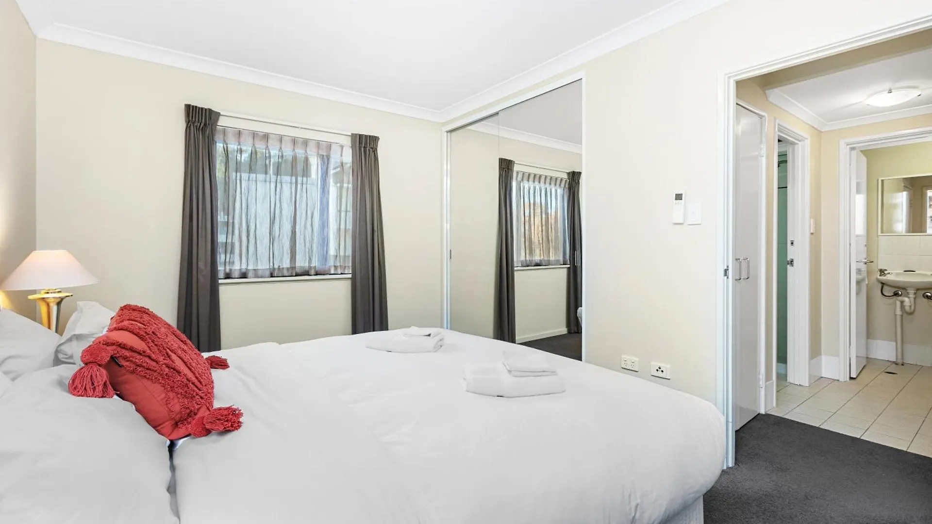 Executive Apartment, Parking, Pool In Perth 0*,  Australia