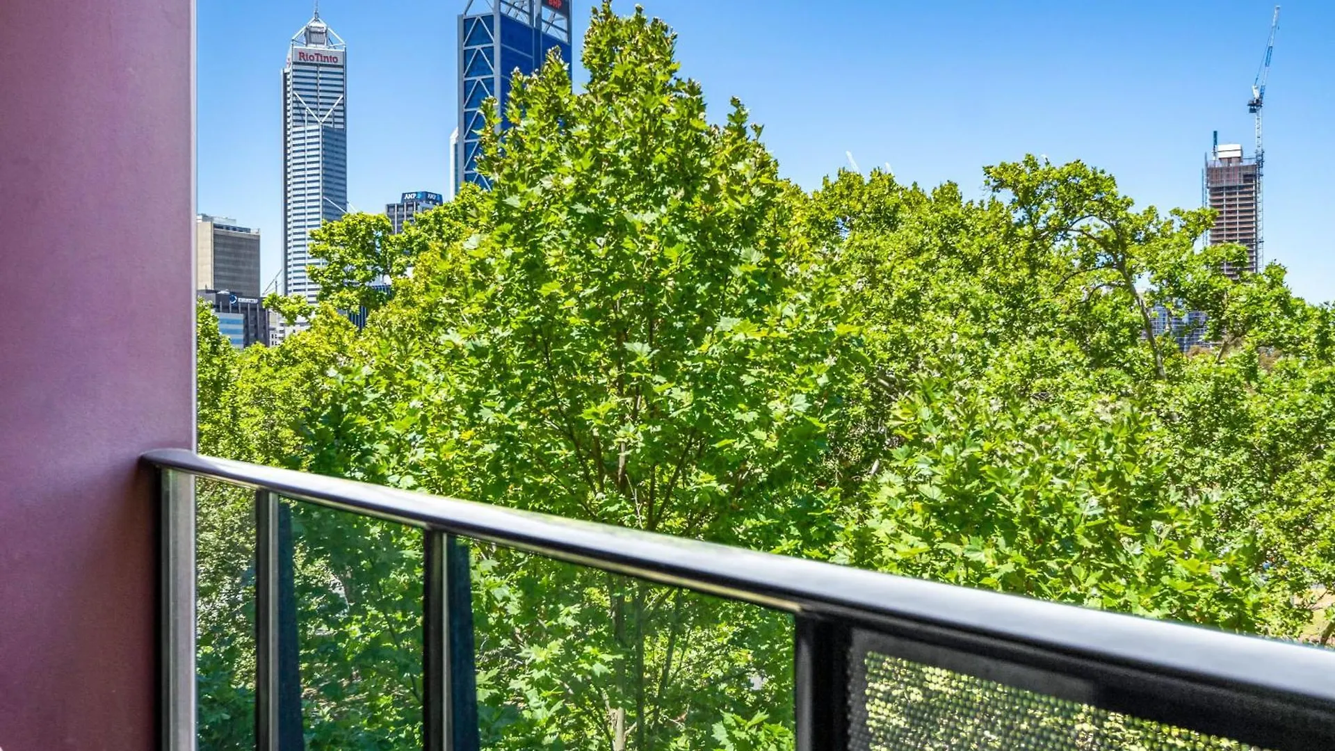 Apartment Executive Apartment, Parking, Pool In Perth