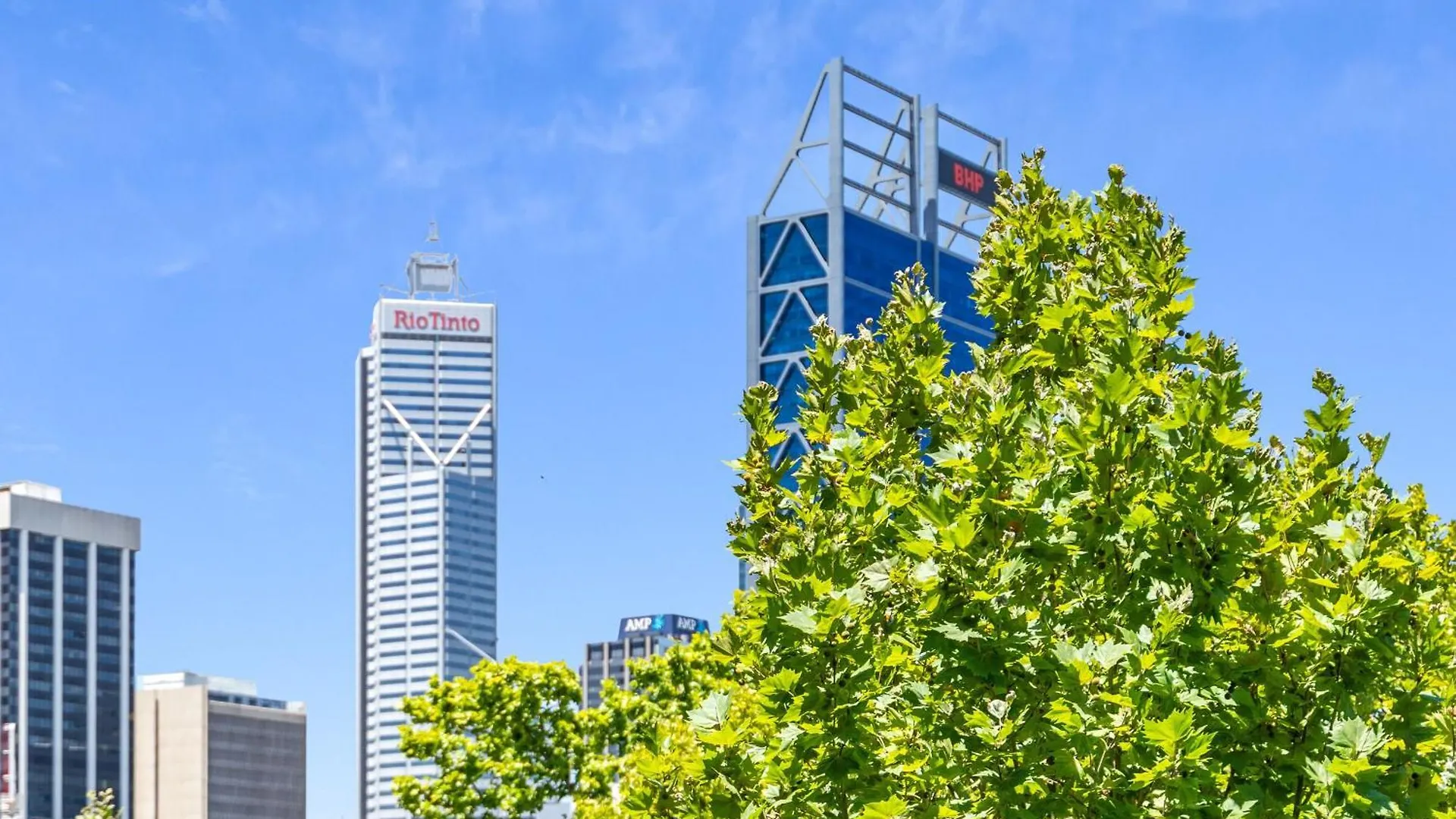 Executive Apartment, Parking, Pool In Perth 0*,