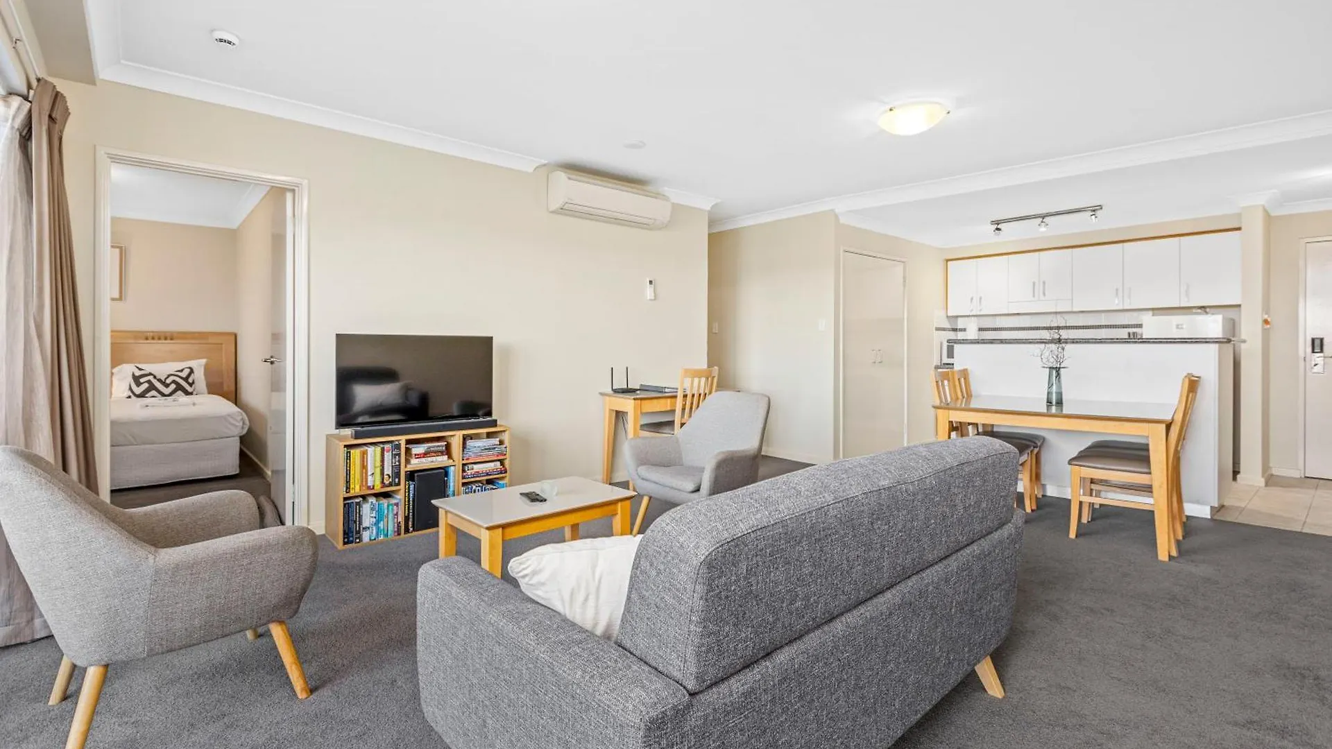 Executive Apartment, Parking, Pool In Perth