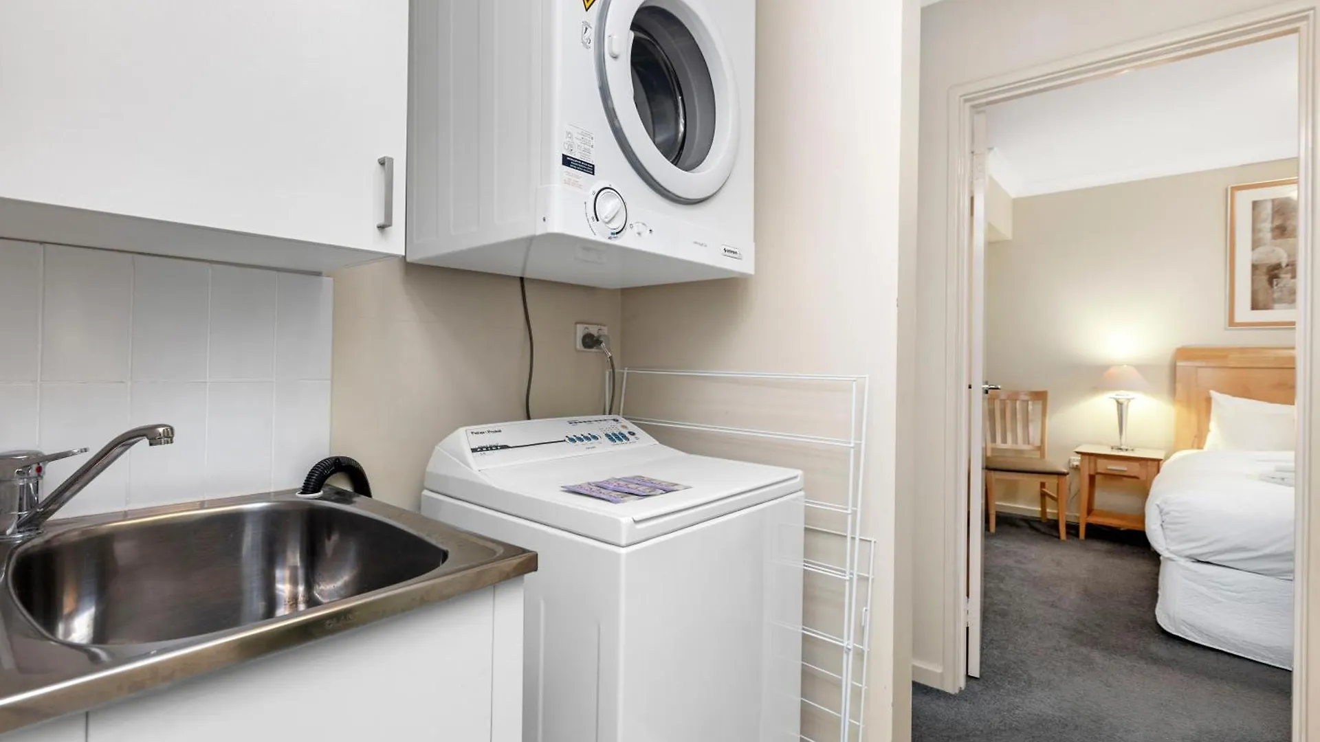 Executive Apartment, Parking, Pool In Perth Apartment